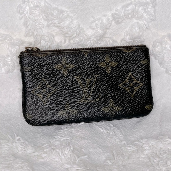 LOUIS VUITTON • MONOGRAM • KEY CLES POUCH - Picture 1 of 8